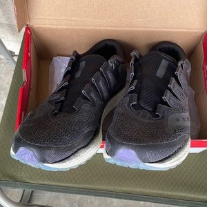 Saucony Freedom ISO 2 great condition - Men’s Size 12